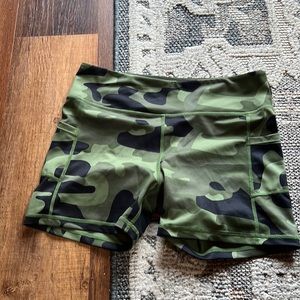 Zyia active XL camo bike shorts phone pocket